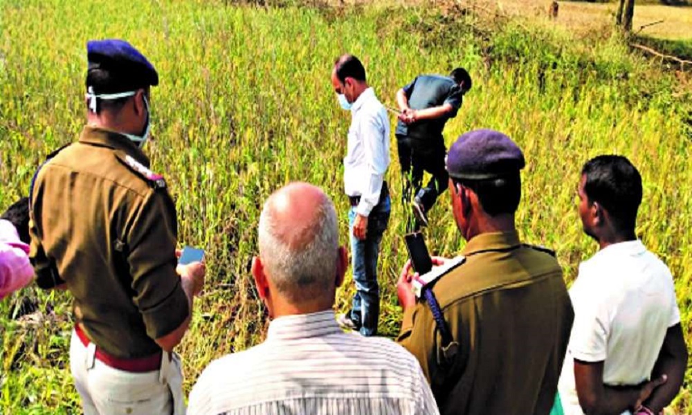 फसल की रखवाली करने गये युवक की हत्या, आरोपियों की तलाश में जुटी पुलिस फसल की रखवाली करने गये युवक की हत्या, आरोपियों की तलाश में जुटी पुलिस